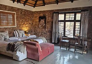 Kiasoma Lodge bush lodge near Cullinan