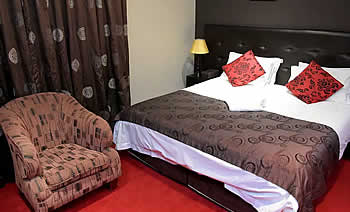 Houghton Guest house also offers a luxury 2 bedroom fully furnished self catering apartment