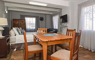 Family Accommodation Lodge or Bush Camp in Magaliesburg