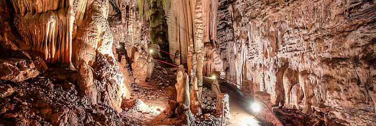 Bothongo Wonder Cave Bothongo Rhino & Lion Nature Reserve lies a true natural gem—the spectacular Bothongo Wonder Cave.
